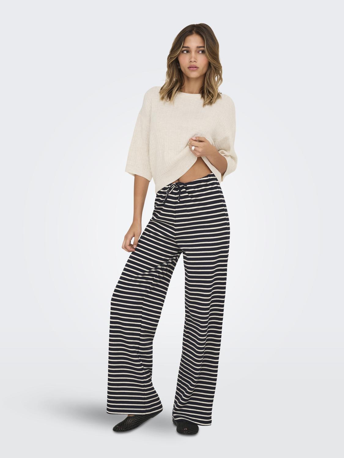 model_shot-front_full